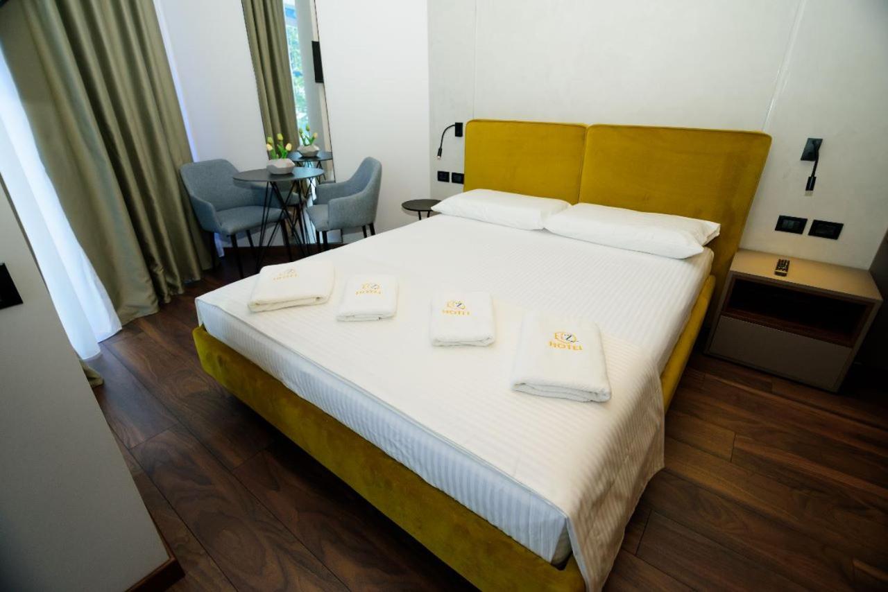 Hotel Zeneli Vlore Bagian luar foto