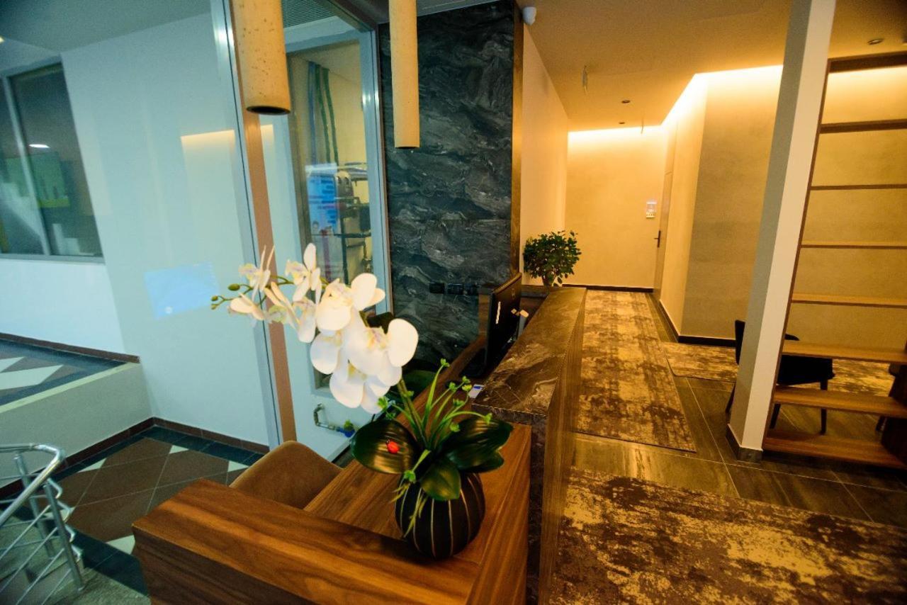 Hotel Zeneli Vlore Bagian luar foto