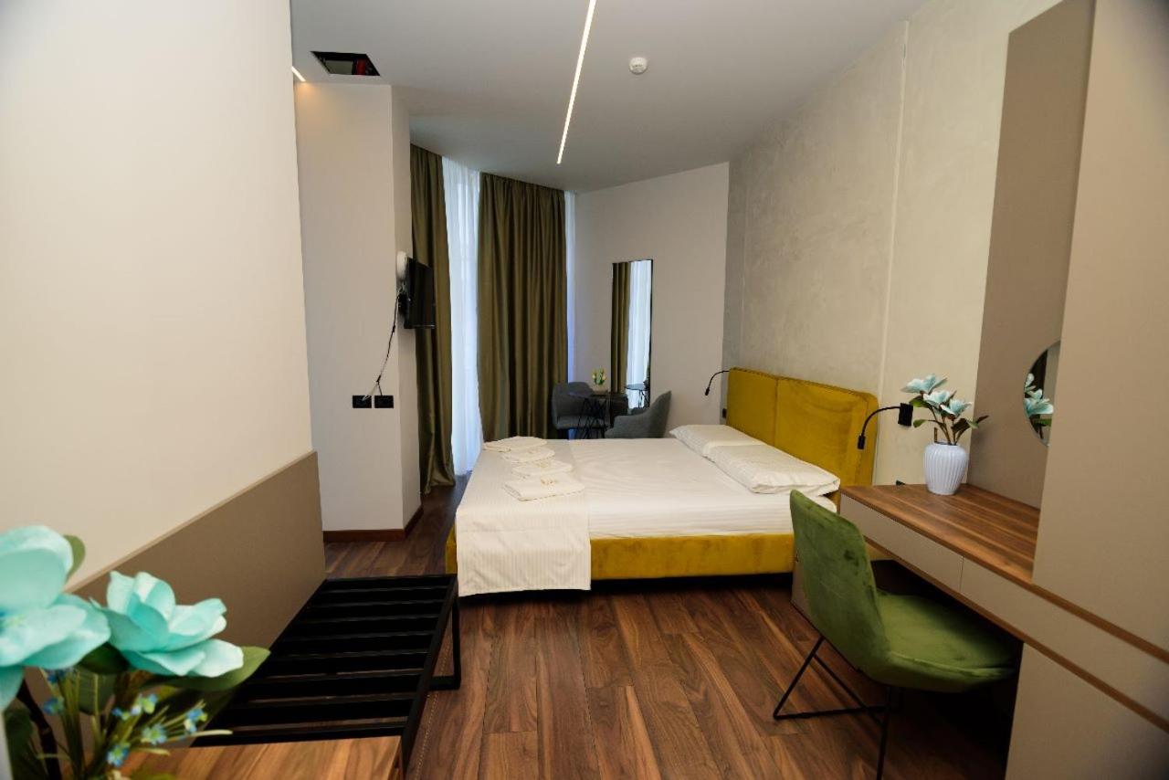 Hotel Zeneli Vlore Bagian luar foto