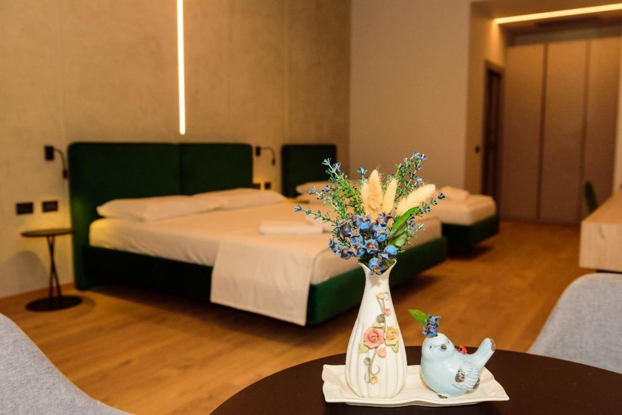 Hotel Zeneli Vlore Bagian luar foto
