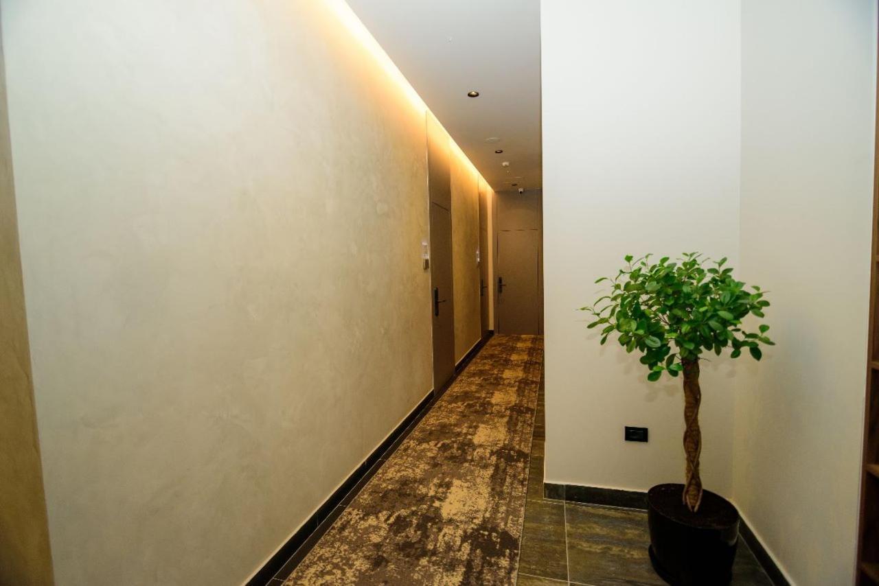 Hotel Zeneli Vlore Bagian luar foto